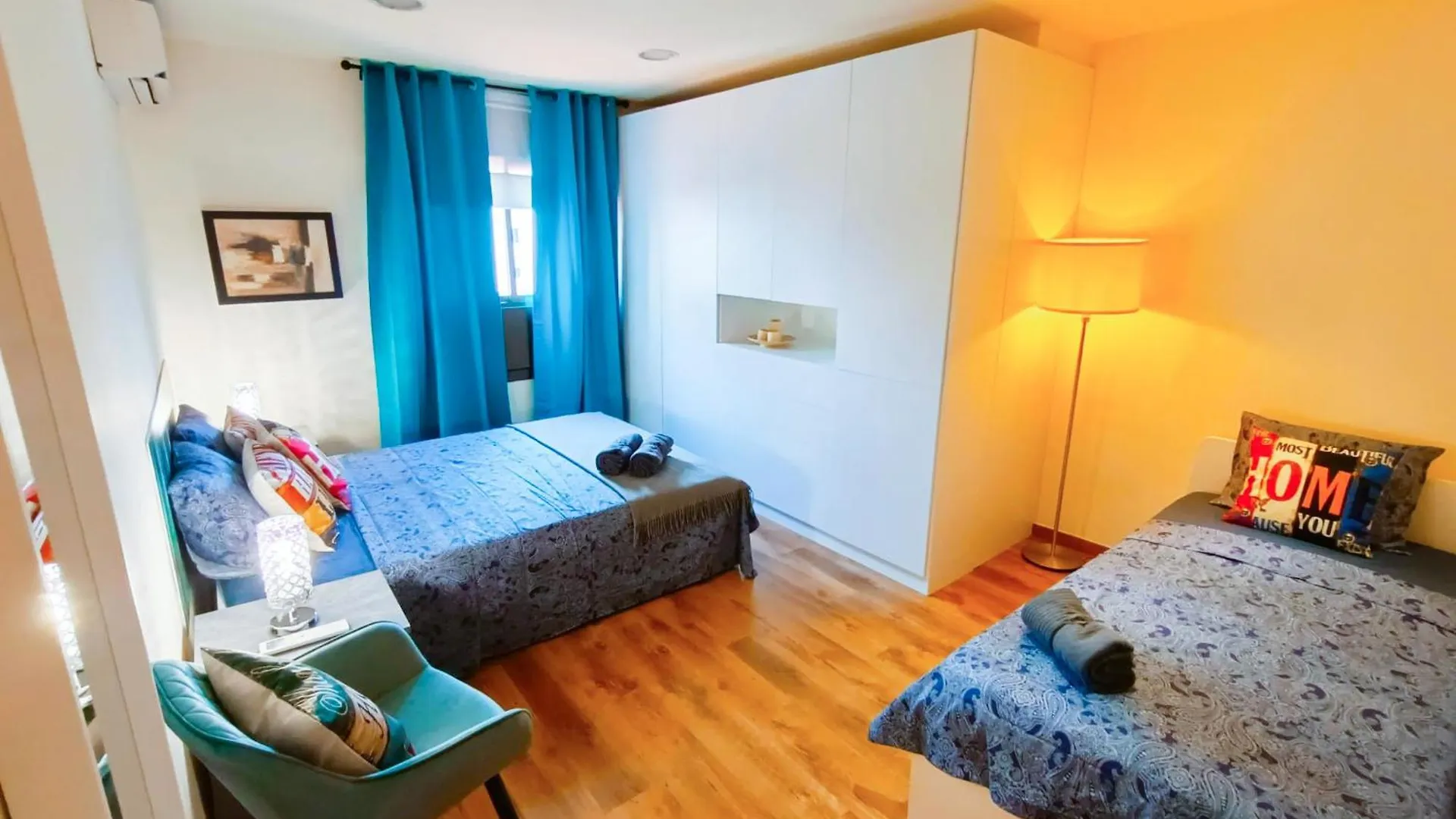 Oasis Rooms Barcelona - Dreta De L\'Eixample contacts
